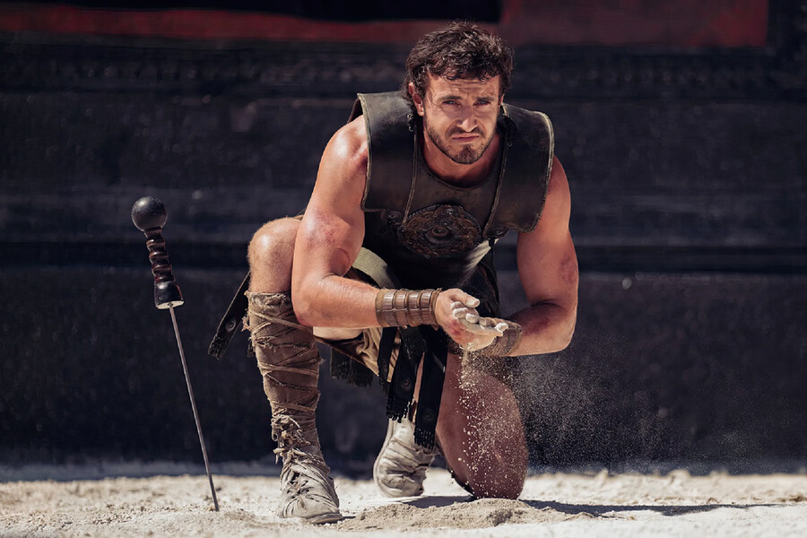 Semiz ayolning mushuki sperma bilan qoplangan