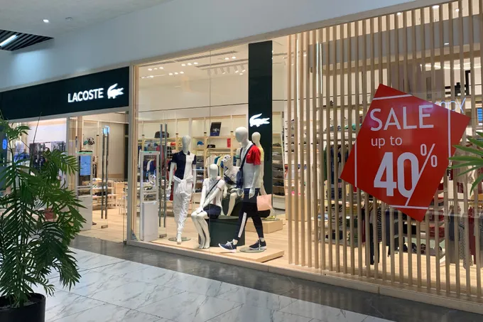 Скидки в Lacoste