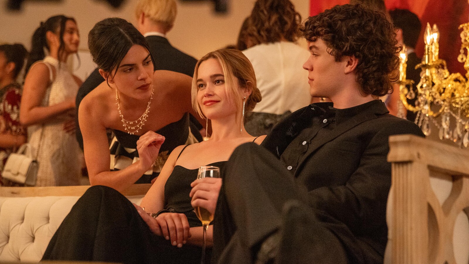 Kim Kardashian porno videolari yoq.