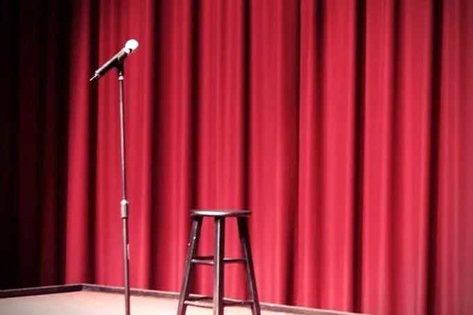 Stand-up вечер в «#FАРШ»