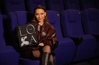 Lola oʻzining konserti foto kitobini sotuvga chiqardi