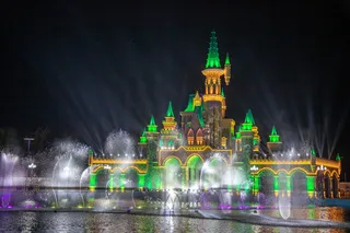 Шоу «поющих» фонтанов в парке Magic city возобновлено