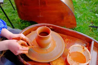 Human House'da kulolchilik boʻyicha mahorat darsi