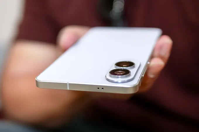 Samsung представила Galaxy S25 Edge — ультратонкий флагман с ИИ