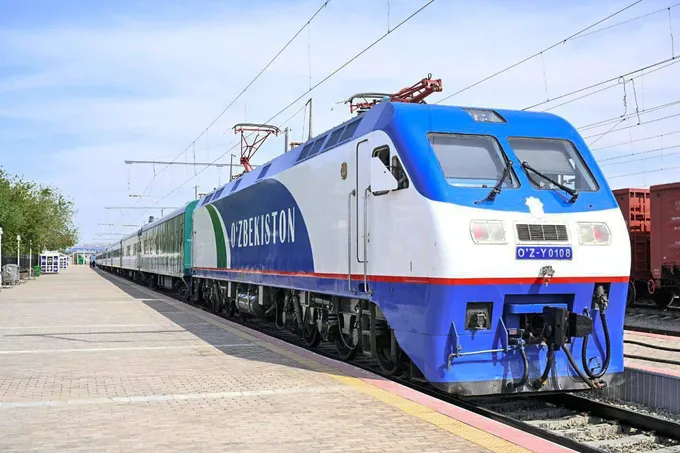 Toshkent–Xiva yo‘nalishida tezyurar poyezdlar qatnovi 2026-yildan yo‘lga qo‘yiladi