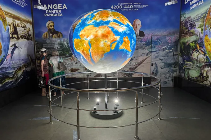 Tarixning zamonaviy ko‘rinishi: Yangilangan Geologiya muzeyiga sayohat
