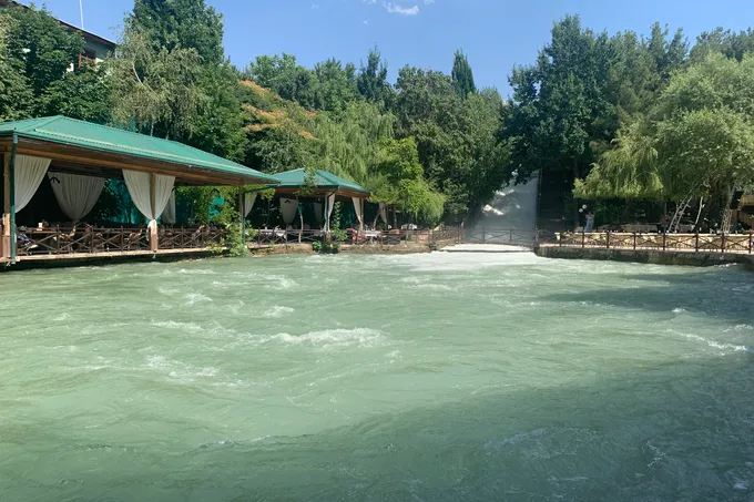 Chill in сhilla: Toshkentda suv boʻyida joylashgan 20 ta kafe va restoranlar