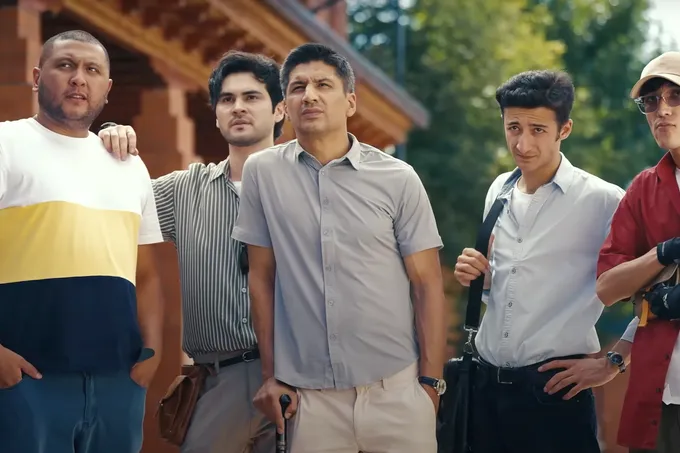 Alisher Uzoqov, Adiz Rajabov, Bobur Yoʻldoshevni bir yerga toʻplagan "Aybsiz" seriali premyera qilindi