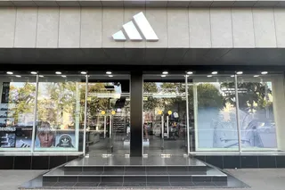 Скидки в Adidas