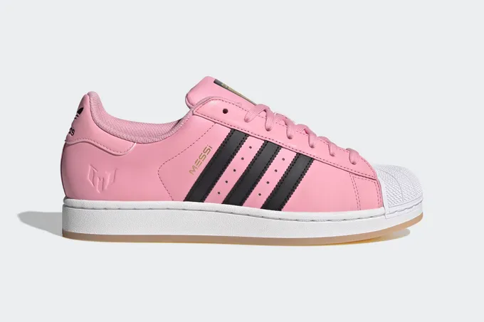 Лионель Месси и adidas выпустили новую версию культовых Superstar
