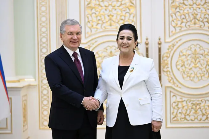 Foto: Prezident bir qator san'at xodimlarini taqdirladi