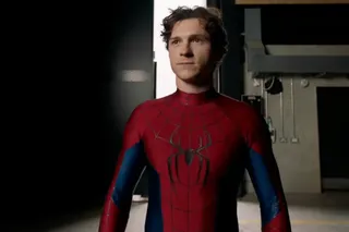 Tom Holland yangi oʻrgimchak odam kiyimini taqdim etdi