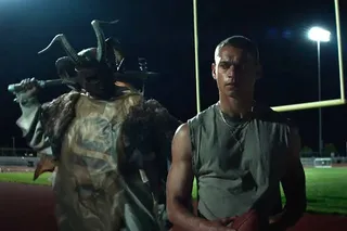 Вышел новый трейлер спортивного хоррора «Он»