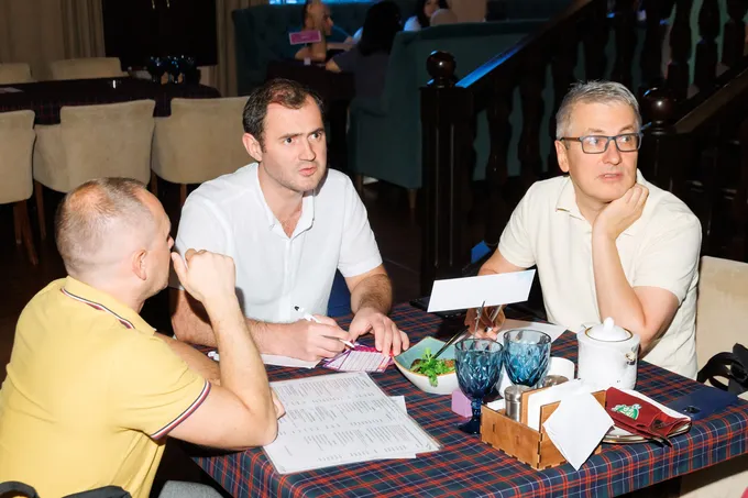 Игра «Квиз, плиз: Шазам»