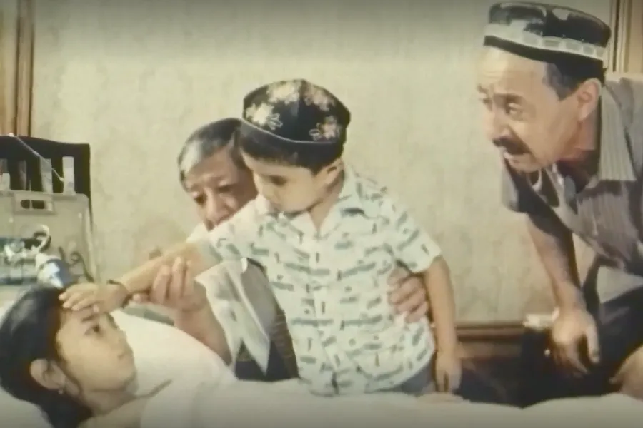 Egri-bugri, chiroyli ayollarning porno suratlari