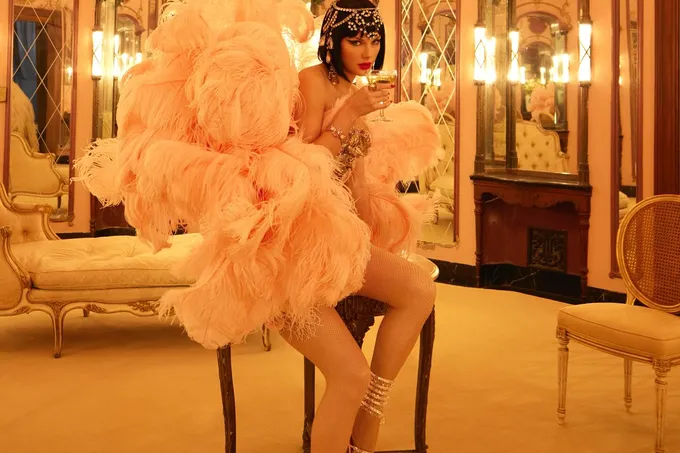 "The Life of a Showgirl" albomi: Taylor Svift Sabrina Karpenter bilan duet kuylaydi