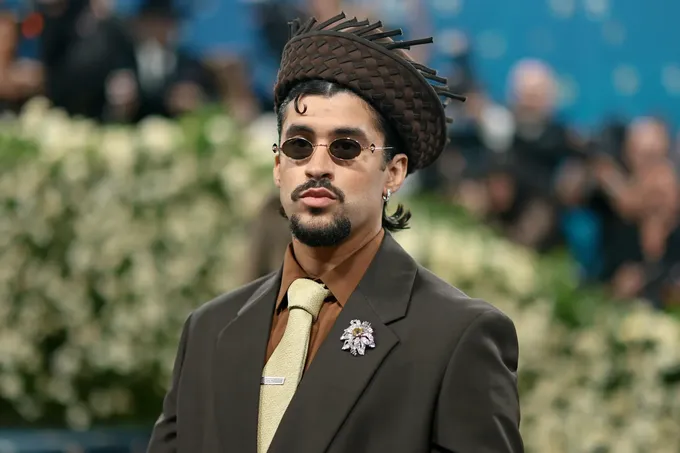 Super Bowl Half-Time Show 2026 sahnasida Bad Bunny chiqadi
