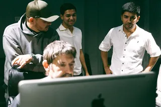 Shoxrux va Izzat Shukurov "Devonangman" nomli duet kuylashdi