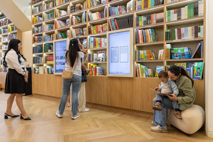 Ingliz tilidagi kitoblar toʻgaragi (5+)