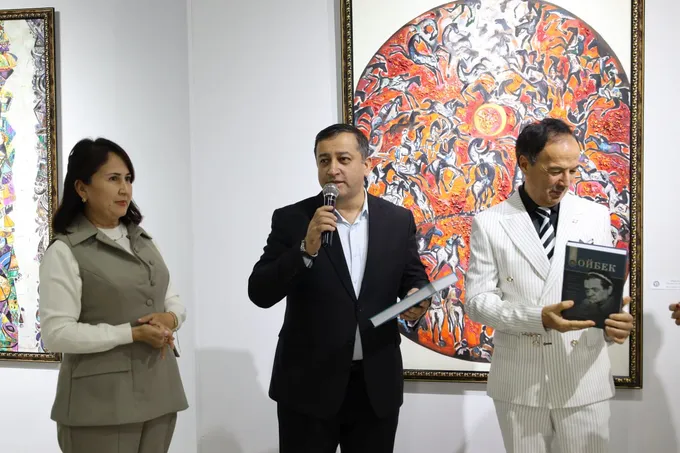 “Ipak yo‘llarida moʻyqalam bilan” ko‘rgazmasi