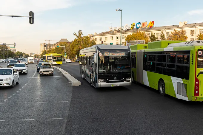 Тестовое открытие выделенной автобусной полосы на Шота Руставели — фото