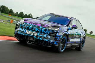 Новый Porsche Cayenne получит изогнутый экран в салоне