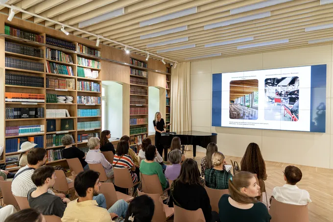 "Illyustrator kasbi bilan tanishuv" (12+)