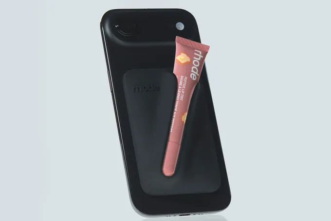 Хейли Бибер представила лимитированную коллекцию Rhode