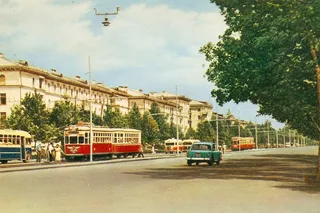 Спектакль «Под асфальтом пляж»