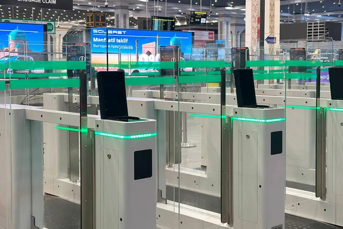 В ташкентском аэропорту заработала система E-Gate для быстрого прохождения паспортного контроля
