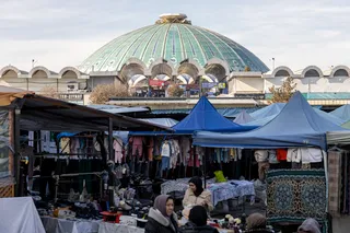 На рынках Ташкента поднимут цену парковки в выходные