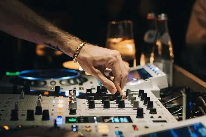 Вечеринки в Twelve