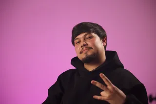 AbroBey yangi trekini premyera qildi