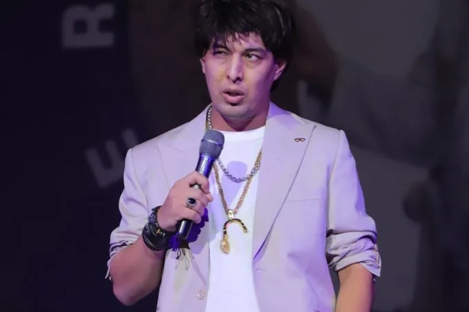 "Voydod Elmurod" improvizatsion shousi