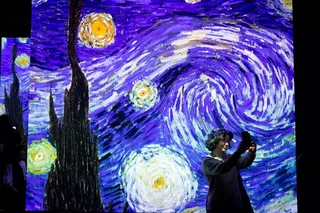 Ranglar va drama: «Van Gog bo‘lmoq» multimedia ko‘rgazmasidan fotoreportaj