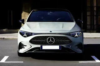 Mercedes-Benz показал гибридный CLA 220 2026 с двигателем от Geely