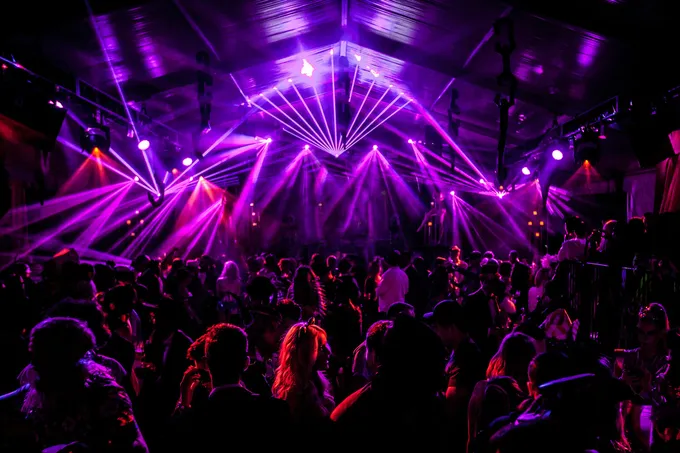 Вечеринки в Fabis