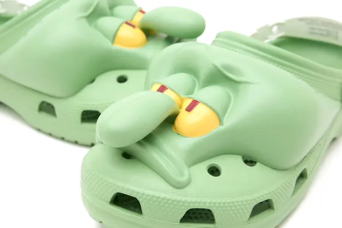Crocs выпустит коллекцию сабо в виде Сквидварда
