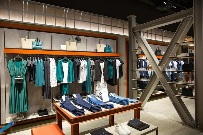 Скидки в Armani Exchange