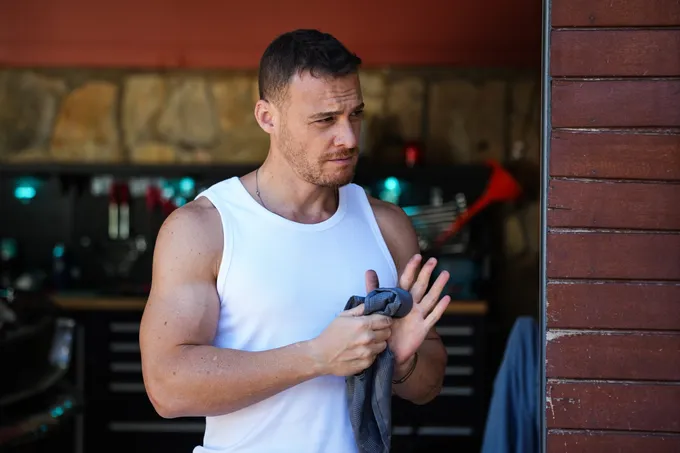 Для поклонников Серкана Болата: стоит ли смотреть новый сериал «Сердцебиение»? Обзор