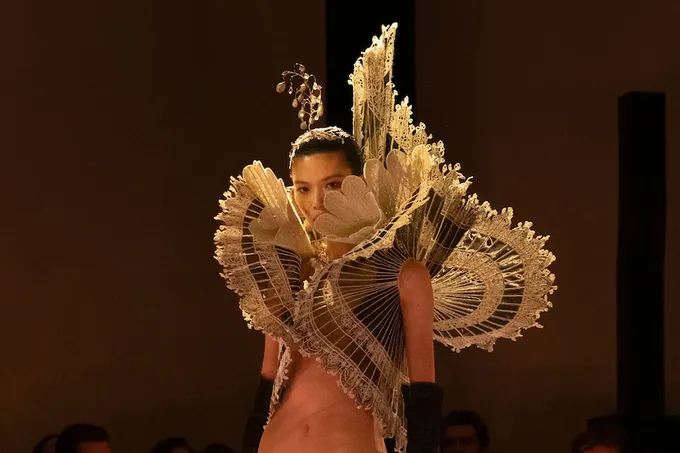 Schiaparelli на Неделе высокой моды в Париже 2026