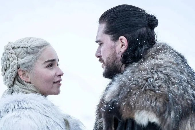 "Taxtlar oʻyini" va Eron shohi Muhammad Rizo Pahlaviy toʻyini nima birlashtirib turadi?