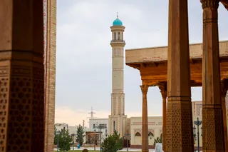 Теплый старт недели сменят дожди и дымка