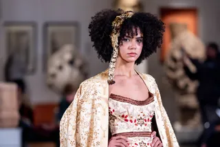 Узбекские бренды Ra’no Collection и Miss Kamilla Exclusive представили коллекции в Париже в рамках Oriental Fashion Show