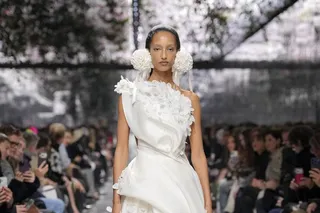 Dior Spring–Summer 2026 Haute Couture: цветы повсюду