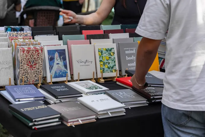 Ярмарка ArtWeekend в ТРЦ Compass