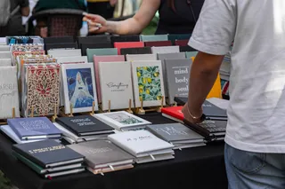 Ярмарка ArtWeekend в ТРЦ Compass