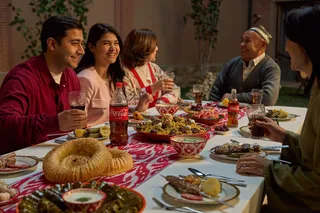 В преддверии Рамадана: Coca‑Cola запустила локальную кампанию о любви, добре и поддержке