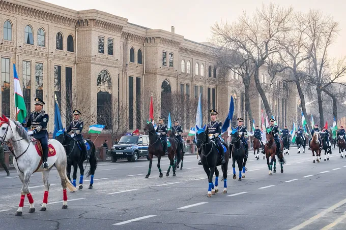 «Конный парад»