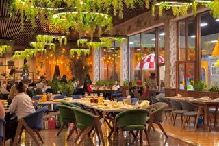 Alice Garden превращает поход в ресторан в сказочное путешествие для всей семьи